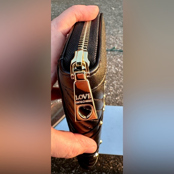 LOVE MOSCHINO!❤️Zip Around/ Black Faux Leather/Wallet w/gold hearts/studs - Picture 5 of 16